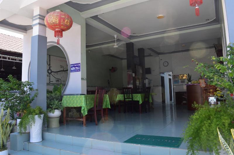 Son Tra Guest House image