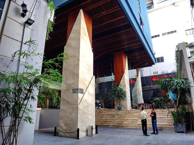 Holi Beach Apartments image