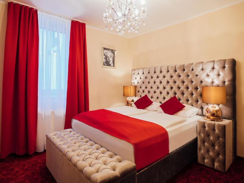 Hotel Cult Hamburg image