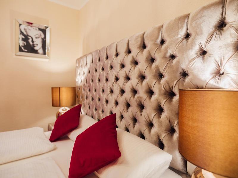 Hotel Cult Hamburg image