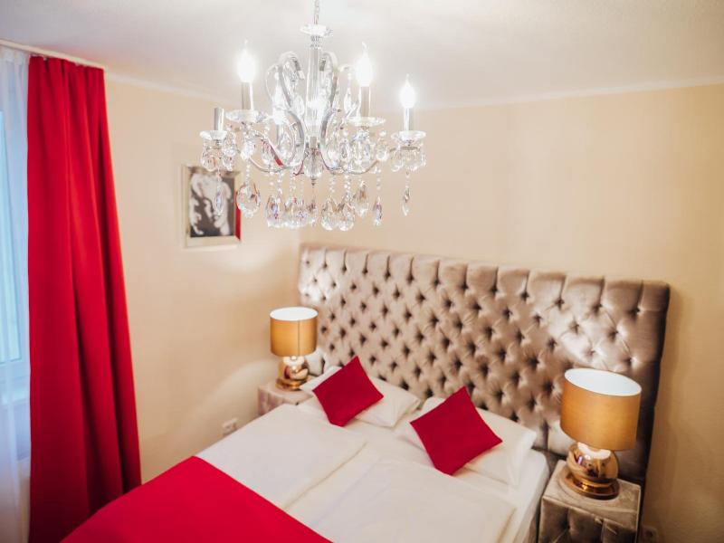 Hotel Cult Hamburg image