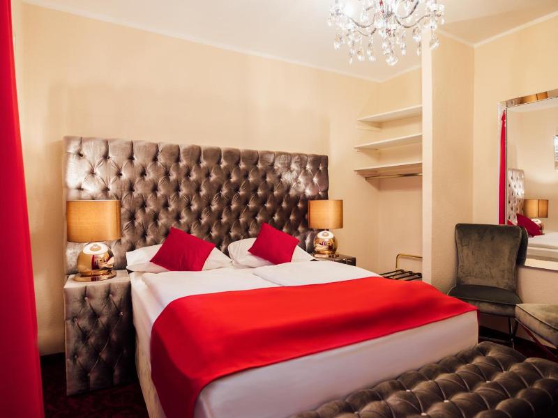 Hotel Cult Hamburg image