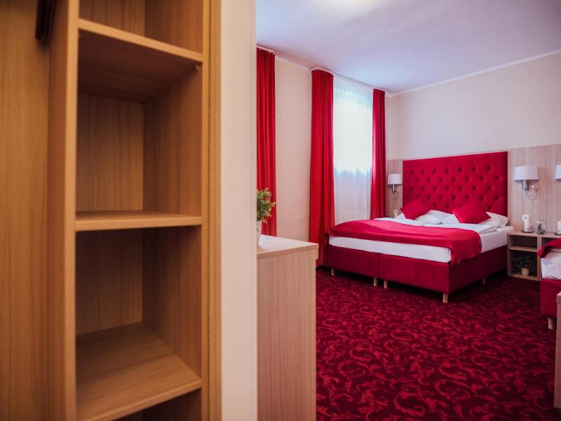 Hotel Cult Hamburg image