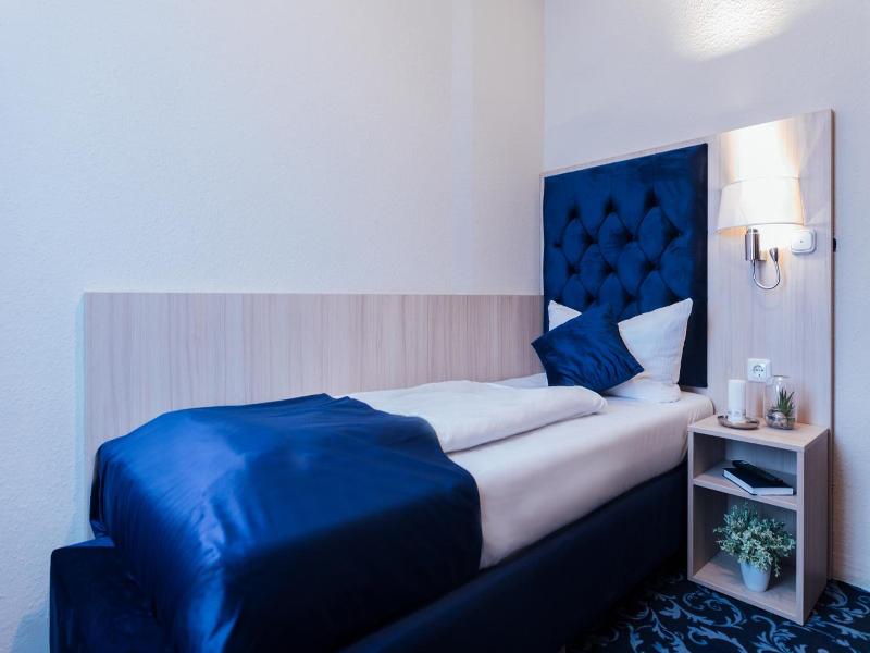 Hotel Cult Hamburg image