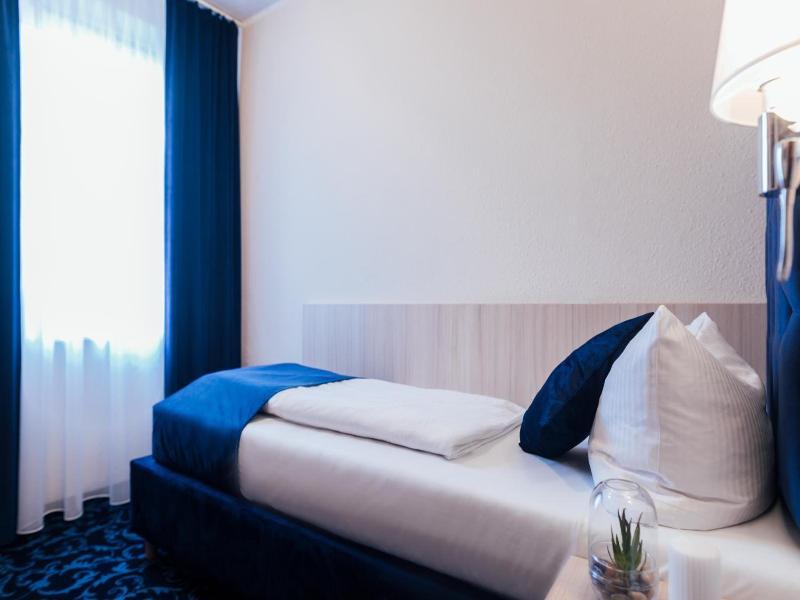 Hotel Cult Hamburg image