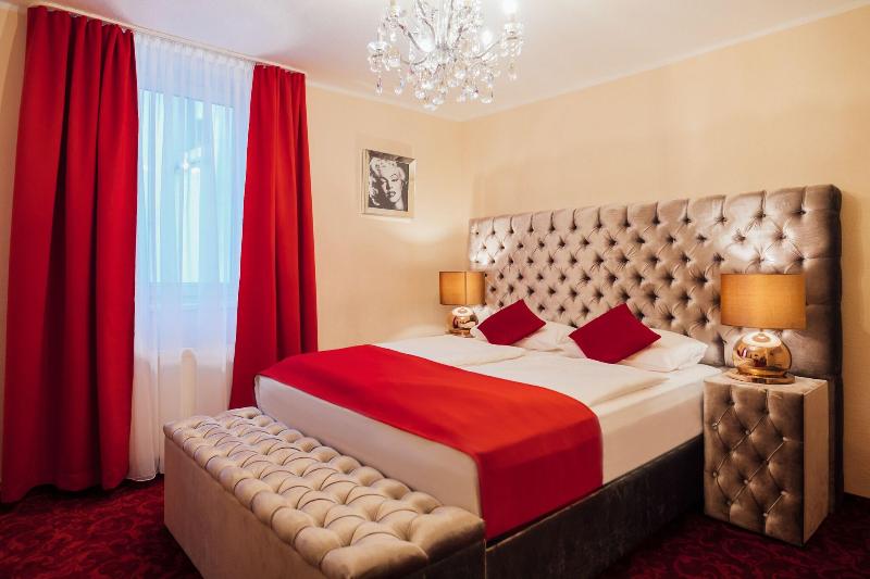 Hotel Cult Hamburg image