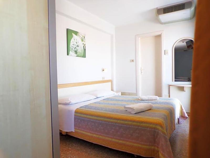 Hotel Up'n Diek image
