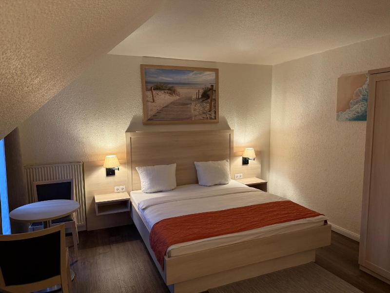 Hotel Up'n Diek image