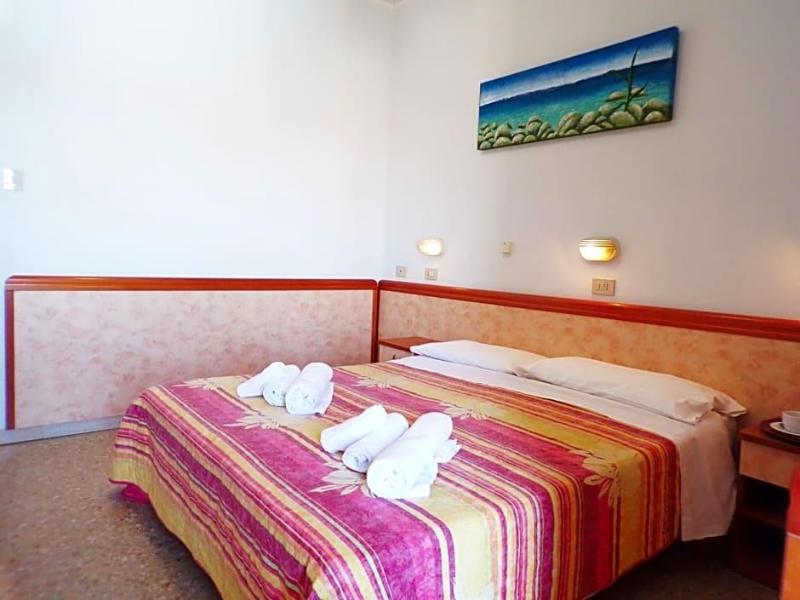 Hotel Up'n Diek image