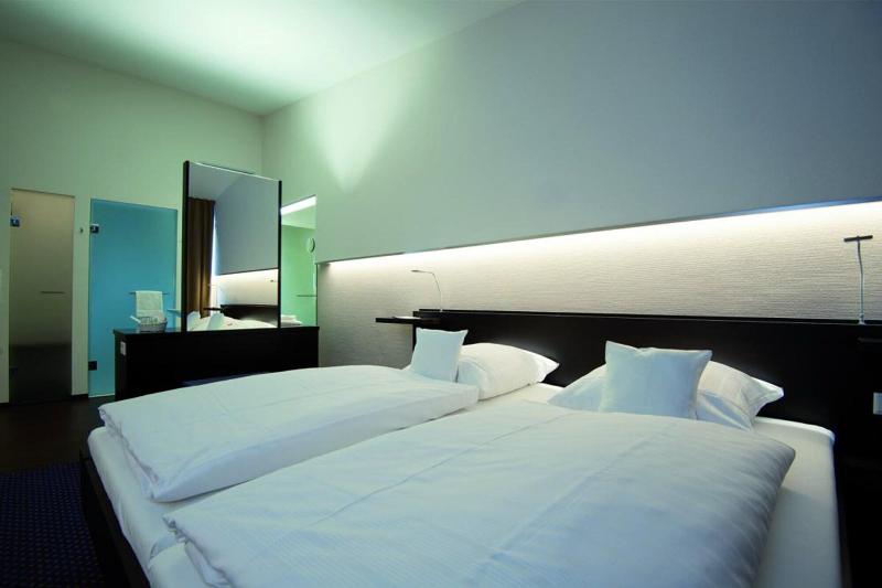 Hotel Victoria image