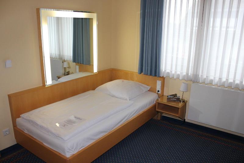Hotel Victoria image