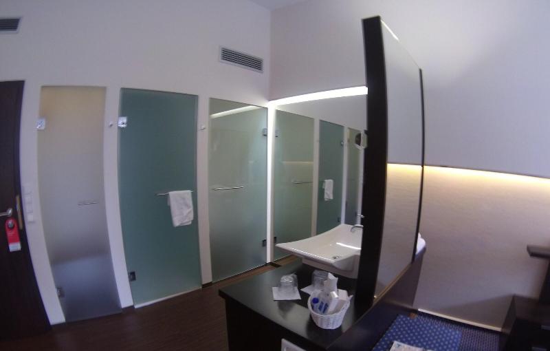 Hotel Victoria image