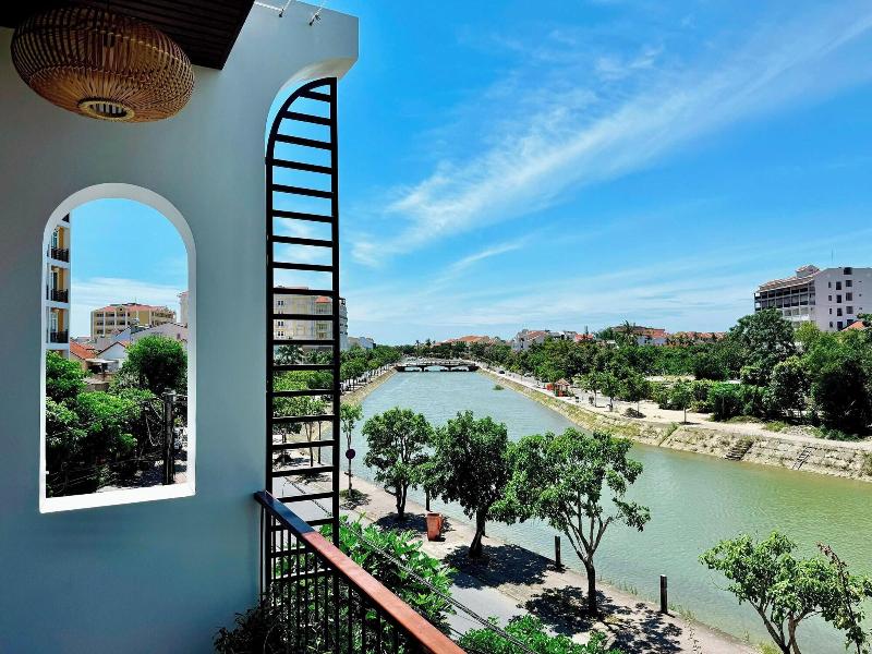 Hoa Vang Riverside Villa image