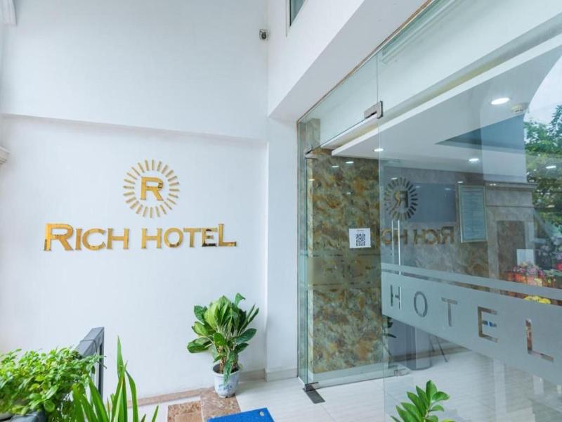 Rich Hotel image