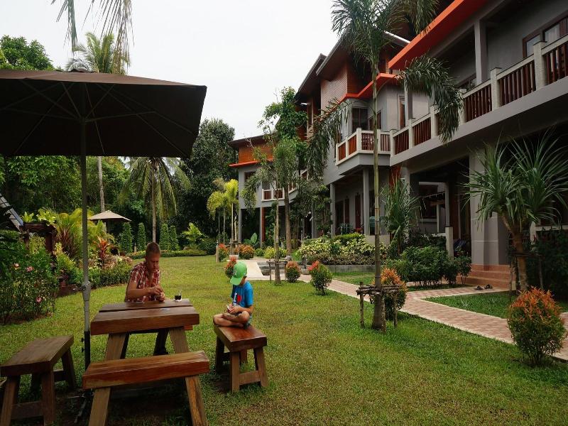 Lanta Intanin Resort