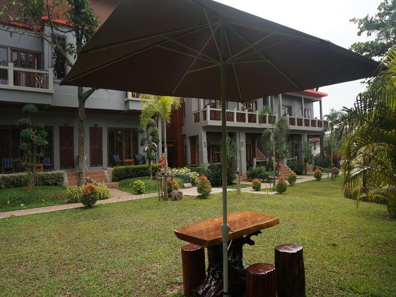 Lanta Intanin Resort