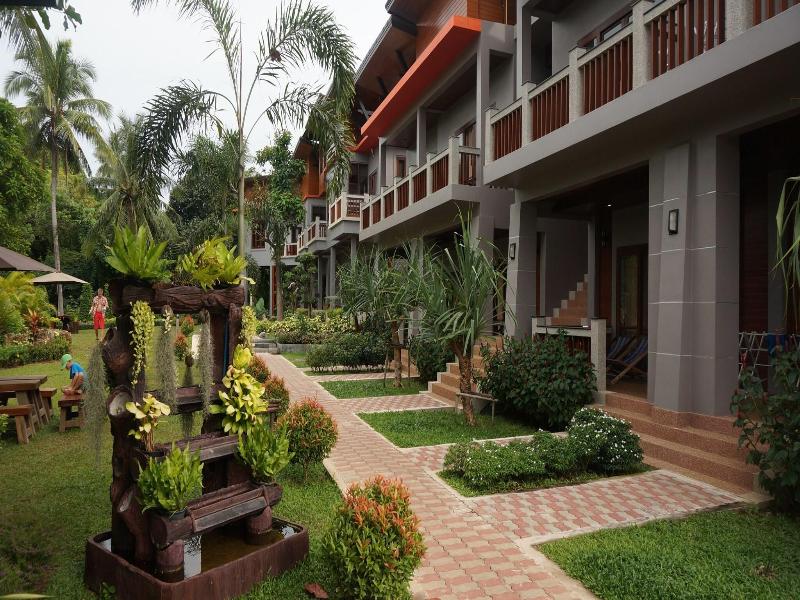 Lanta Intanin Resort