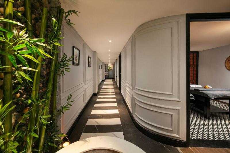 Shining Central Hotel & Spa image