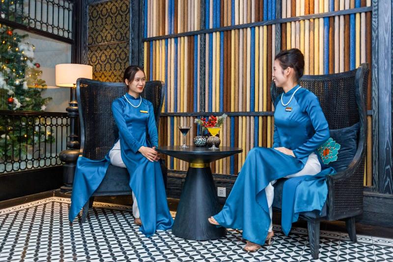 Shining Central Hotel & Spa image