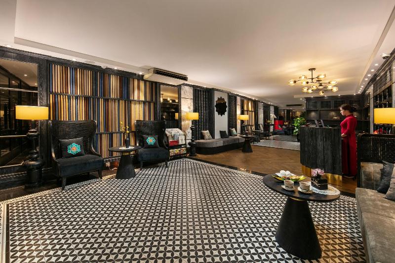 Shining Central Hotel & Spa image