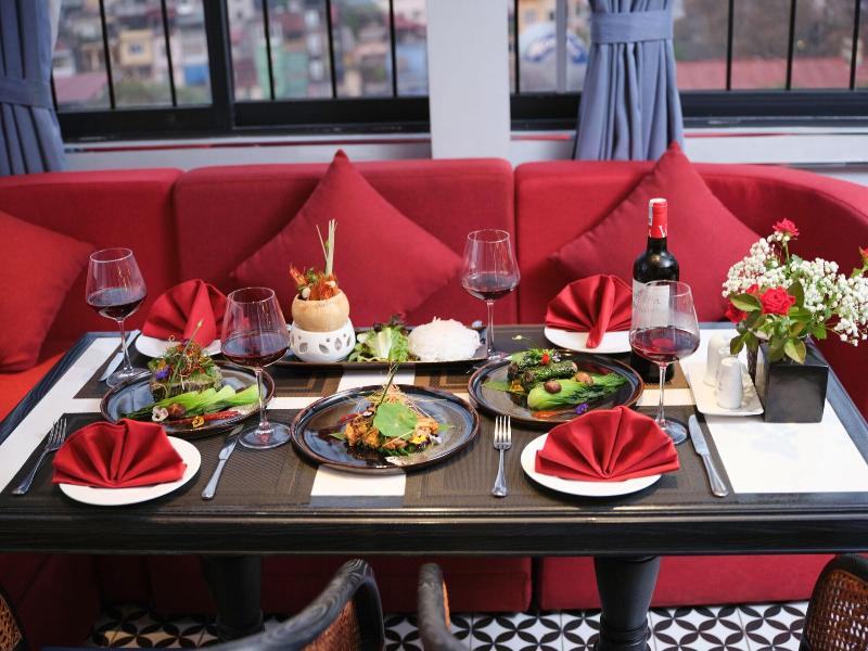 Shining Central Hotel & Spa image