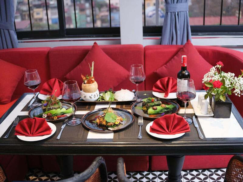Shining Central Hotel & Spa image