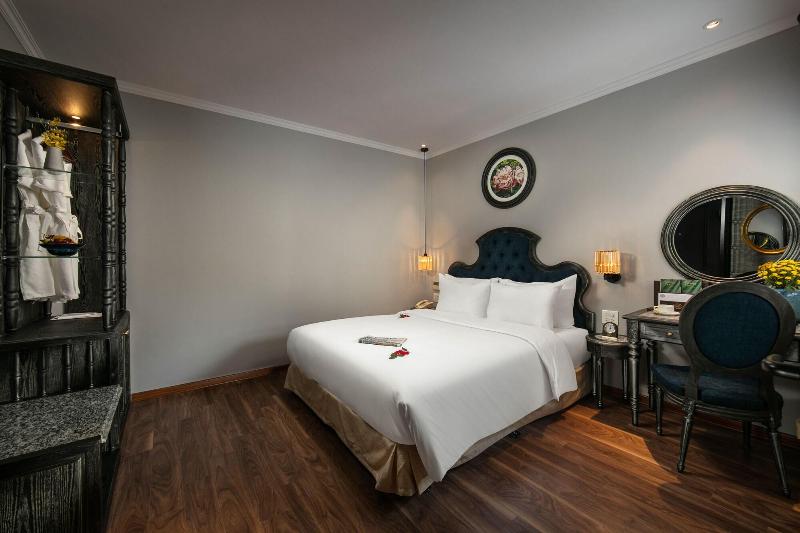 Shining Central Hotel & Spa image