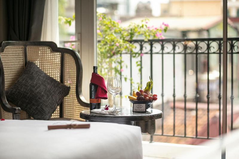 Shining Central Hotel & Spa image