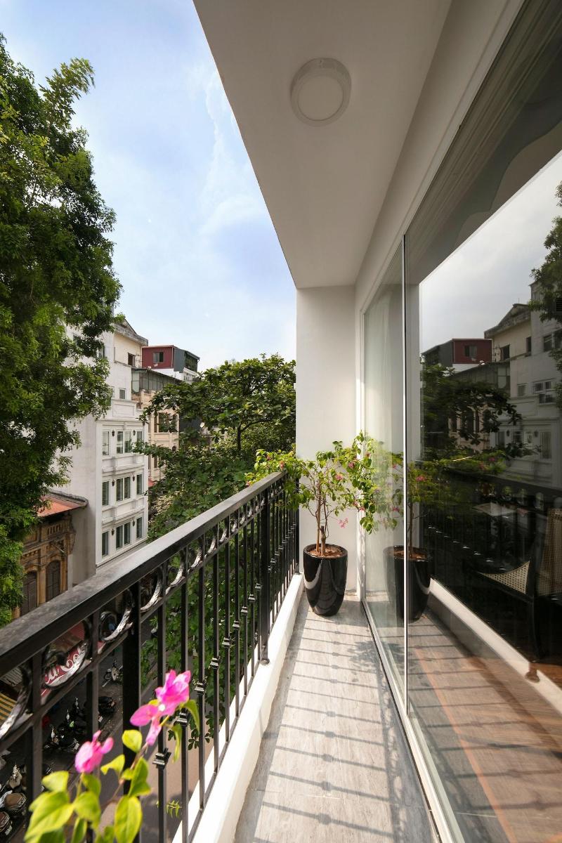 Shining Central Hotel & Spa image
