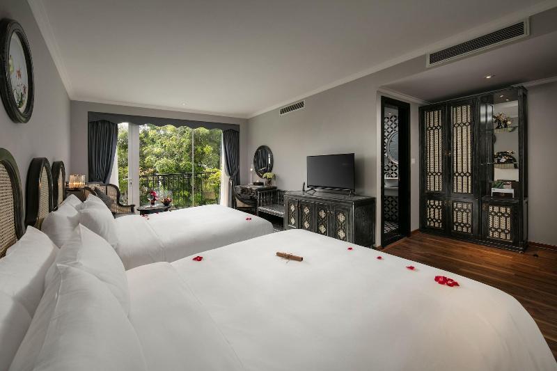 Shining Central Hotel & Spa image