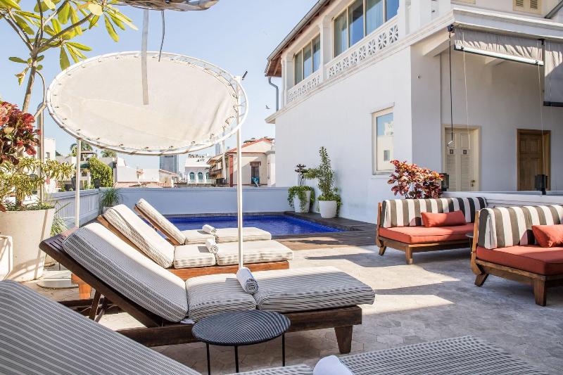American Trade Hotel PIS