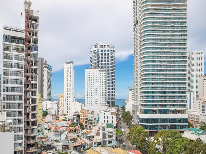 Seven Seas Hotel And Apartment image