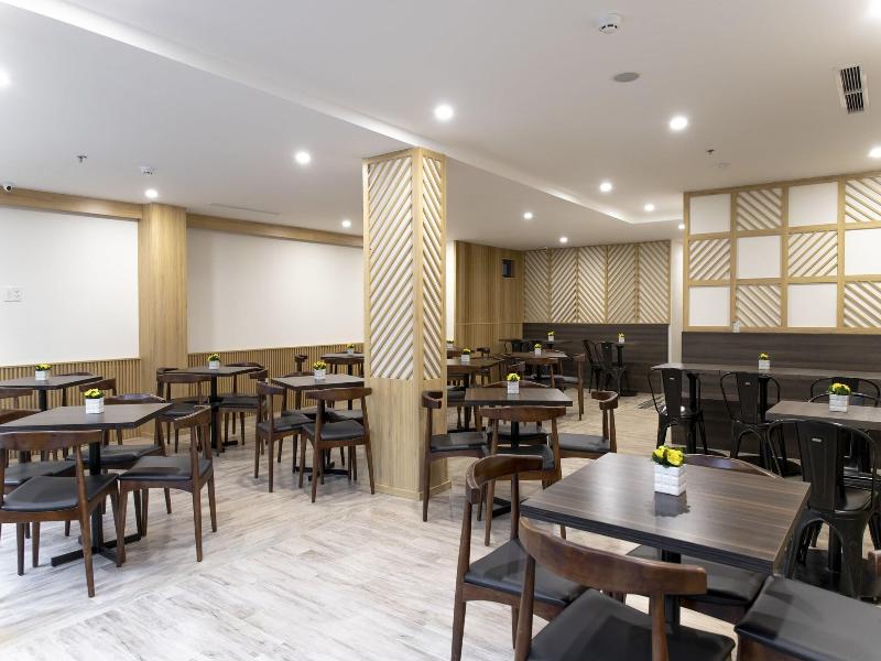 Seven Seas Hotel And Apartment image