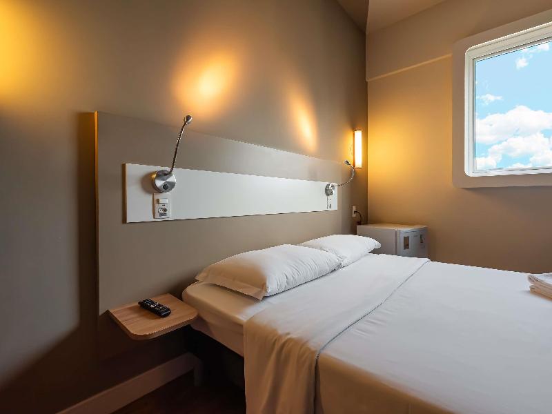 Ibis Budget Santos Gonzaga image