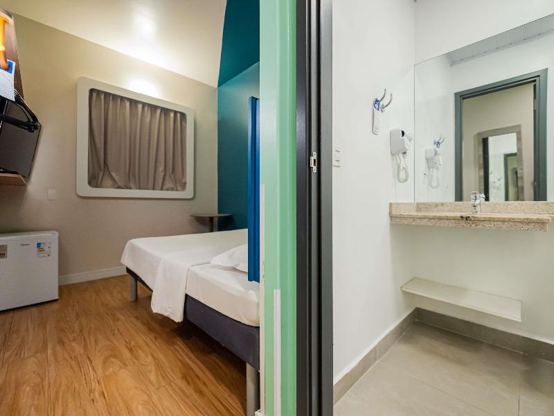 Ibis Budget Santos Gonzaga image