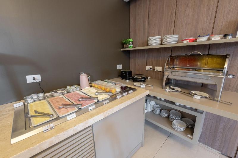 Class Hotel Rio Claro image