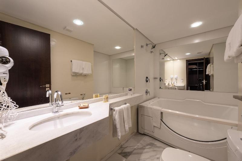 Class Hotel Rio Claro image