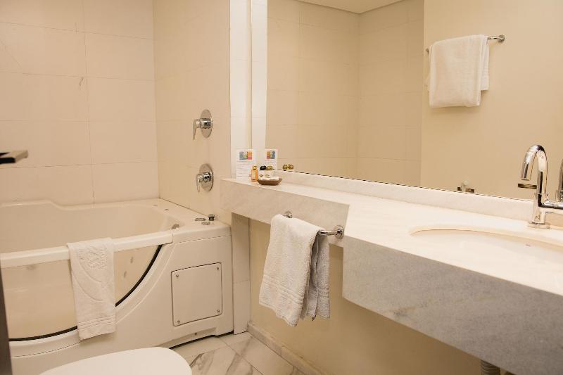 Class Hotel Rio Claro image