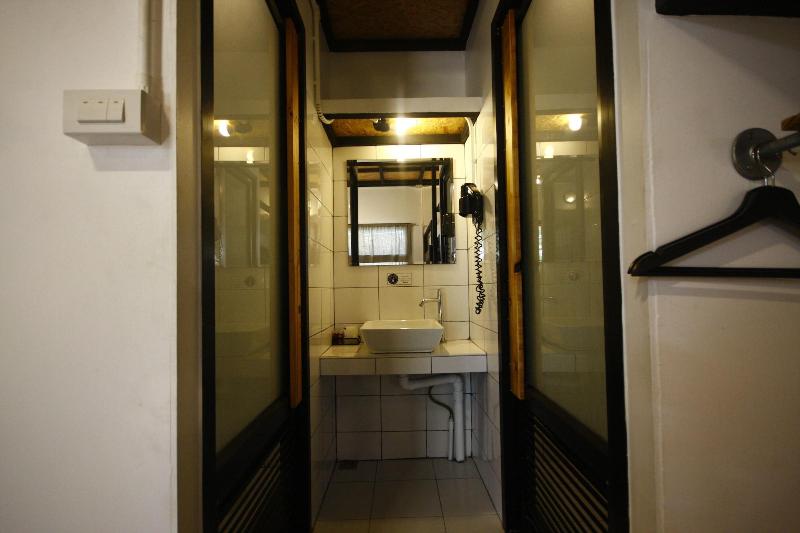 Sweet Box Bed And Breakfast — photo 14