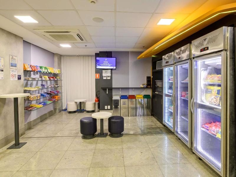 Ibis Budget Copacabana Rj image