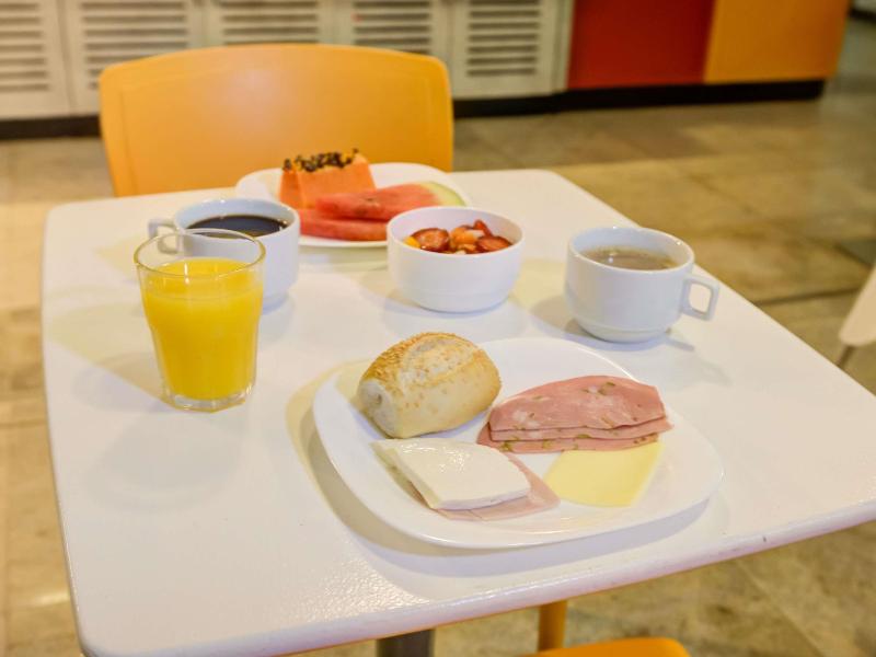 Ibis Budget Copacabana Rj image