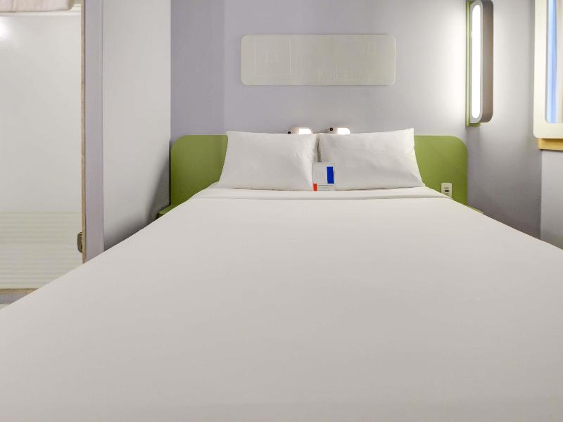 Ibis Budget Copacabana Rj image