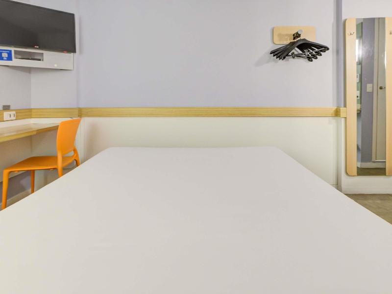 Ibis Budget Copacabana Rj image