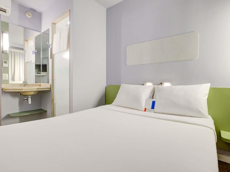 Ibis Budget Copacabana Rj image