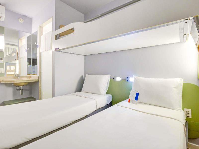 Ibis Budget Copacabana Rj image
