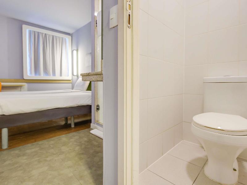 Ibis Budget Copacabana Rj image