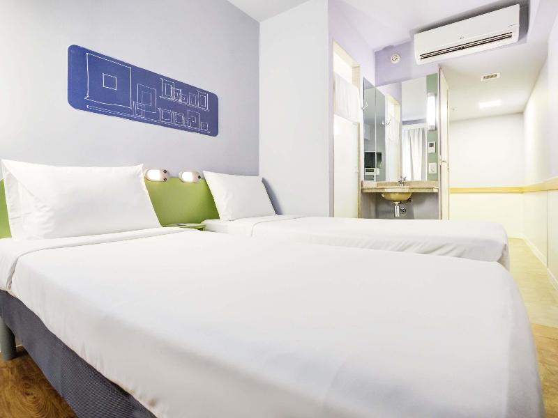 Ibis Budget Copacabana Rj image