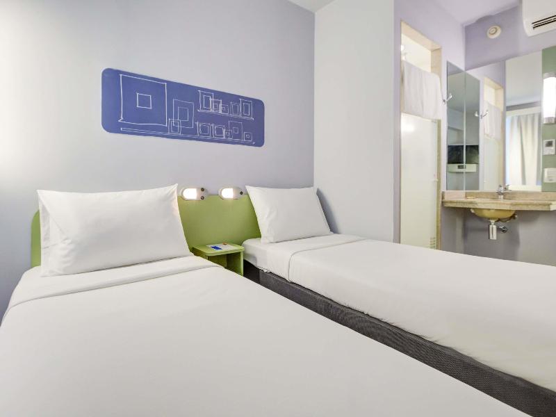 Ibis Budget Copacabana Rj image