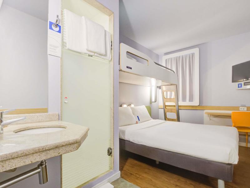Ibis Budget Copacabana Rj image
