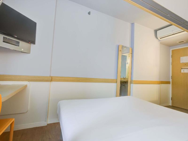 Ibis Budget Copacabana Rj image